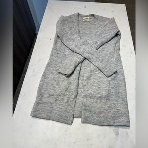 Aritzia Aronson sweater XXS